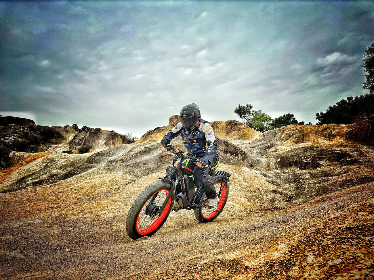 Why Choose Adult Ebikes Over a Traditional Bicycle or a Car?